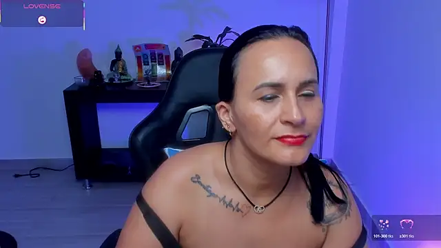Sara_Charmy webcam