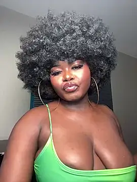 WomanNextdoor1 webcam
