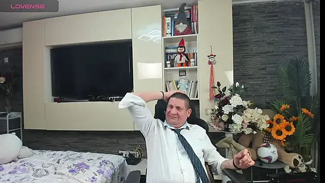SpartacusDaddy48 webcam