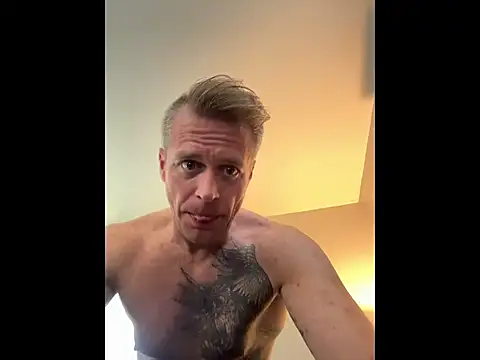 DILFiGuess1 webcam