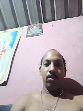 Dhanya752896 live cam on StripChat