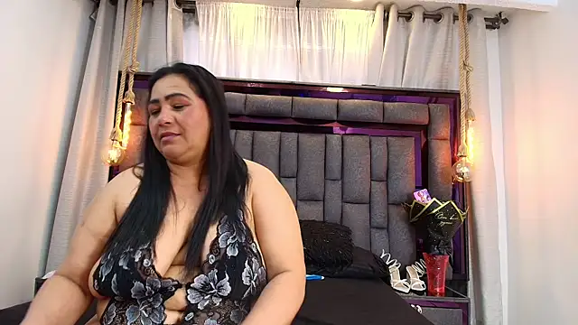 Karina_Mendoza webcam