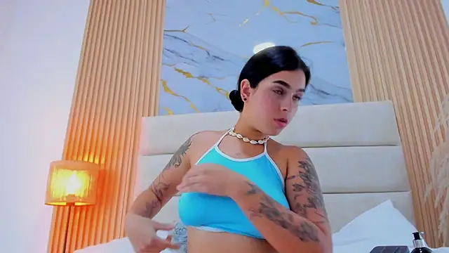 Miaa_Gold webcam