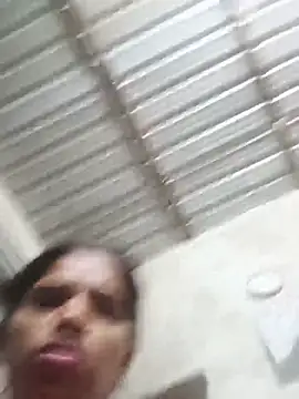 Cut_usha35 webcam
