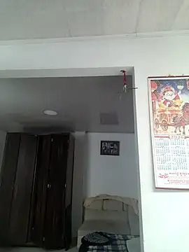 Scarlet_curly8a webcam