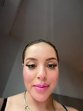 Alirawrz webcam