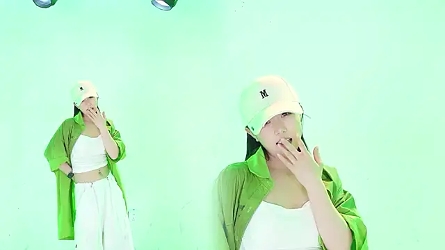 AOA--girl webcam