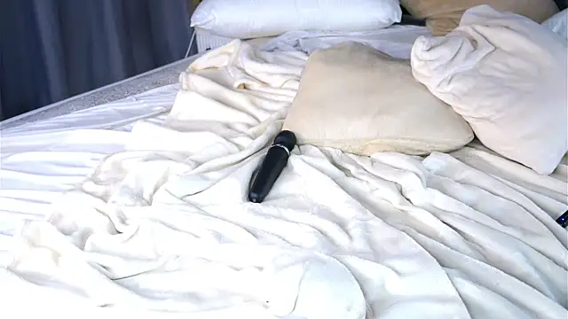 NelleMihalko webcam