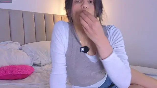 angieebaezz webcam