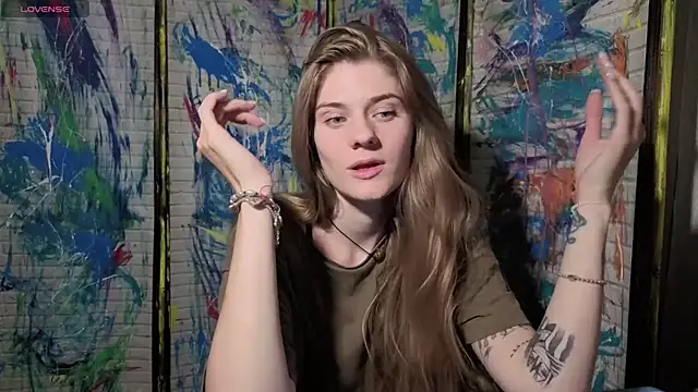 Adell_Love webcam