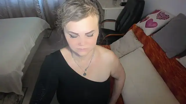 MildMature webcam