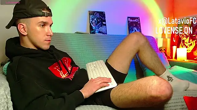 Midnighter_ webcam