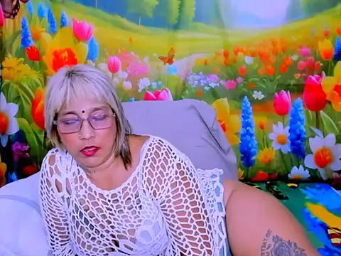indianroxy webcam
