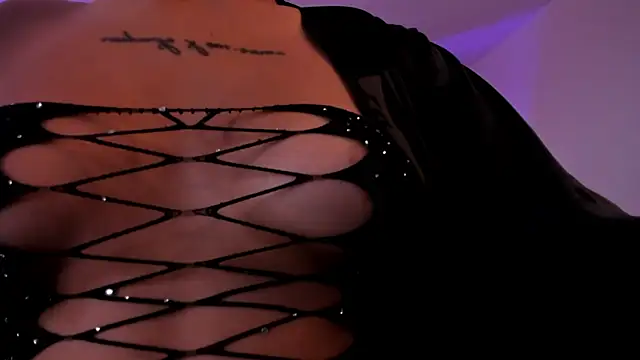 CarolineFyre webcam