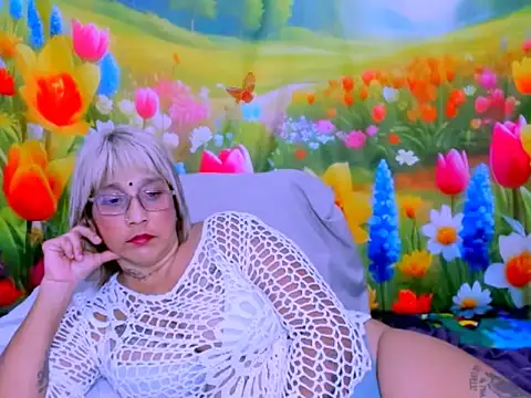 indianroxy webcam