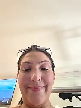 LittleMissEeve webcam