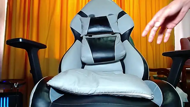 sebastian_horny webcam