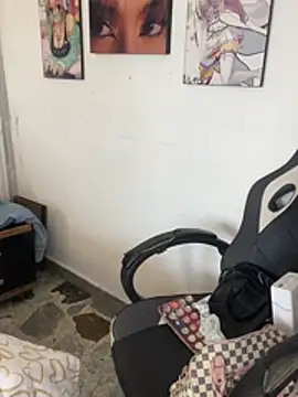CarolineFyre webcam