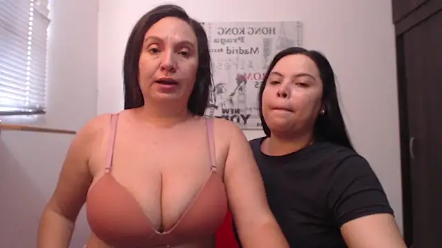 Tinna_Sarah webcam