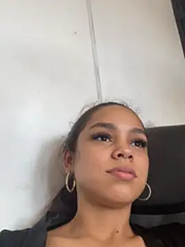 CarolineFyre webcam