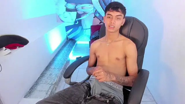 Tyger_Boyy live cam on StripChat