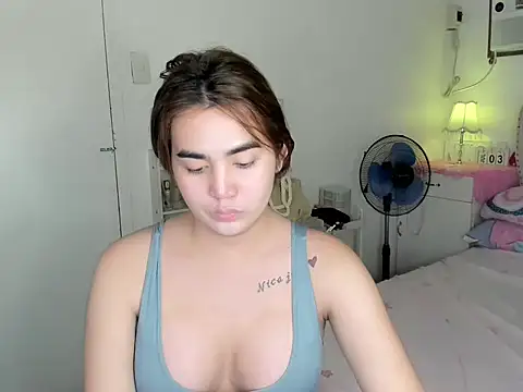 nica_doll webcam