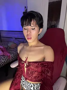 Plaxxxtique live cam on StripChat