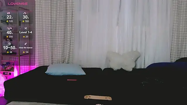 SarahRaynex live cam on StripChat