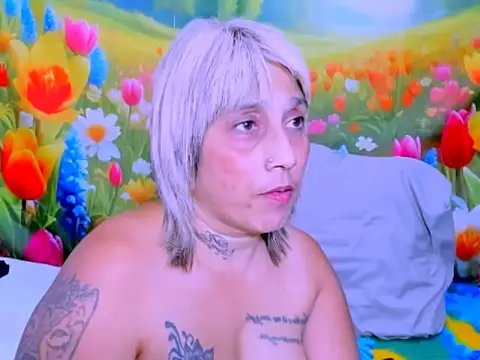 indianroxy webcam