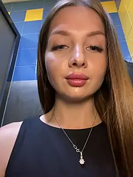 KrisMagnoly live cam on StripChat