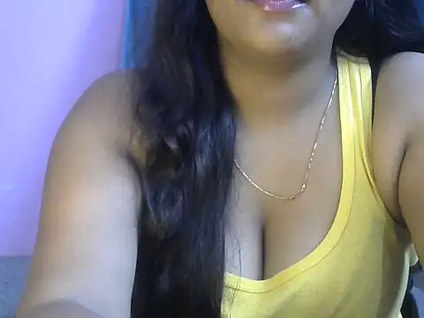 QUEEN-OF-QUEEN live cam on StripChat