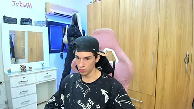 Pride_couple webcam