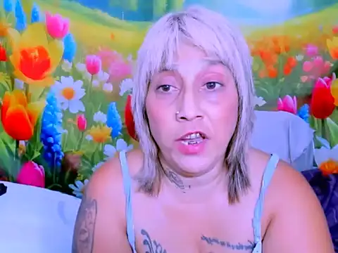 indianroxy webcam