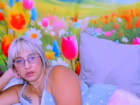indianroxy webcam