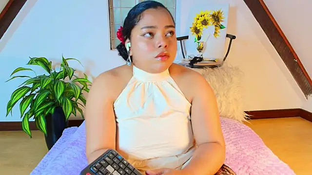 alanaa_gomezz webcam