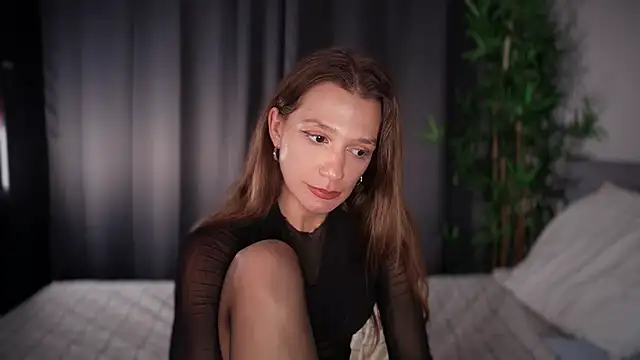 Luxury_Avie webcam