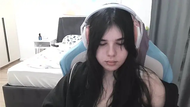 LunarMia webcam
