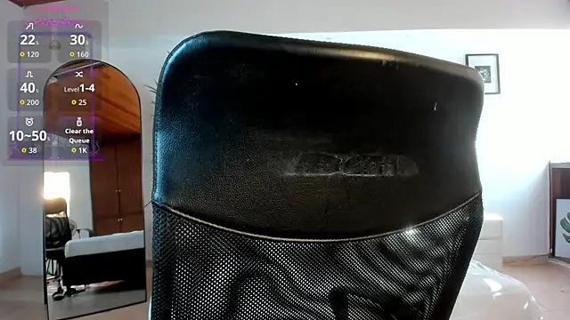 zoe_linss webcam