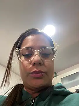 Pretty__Milf webcam