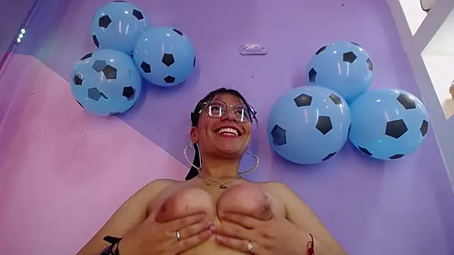 Chantal_Evans7_ webcam