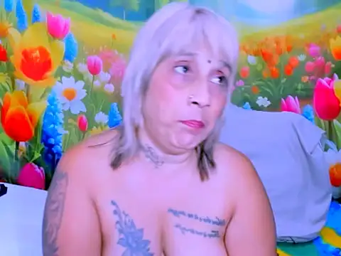 indianroxy webcam
