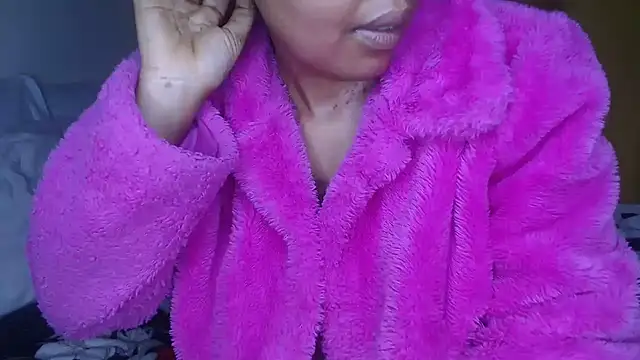 Bella_2025 webcam