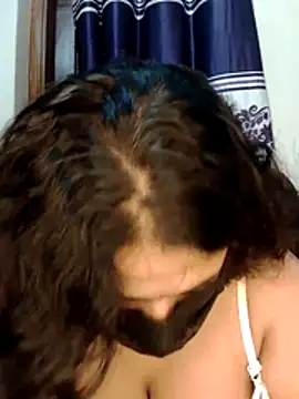 nosrat014 live cam on StripChat