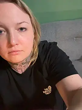 Lolaaxxx13 webcam