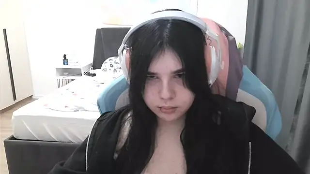LunarMia webcam