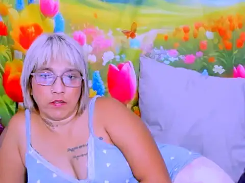 indianroxy webcam
