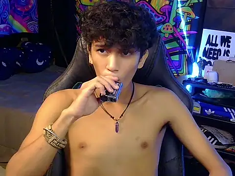 hugekenbigcock webcam