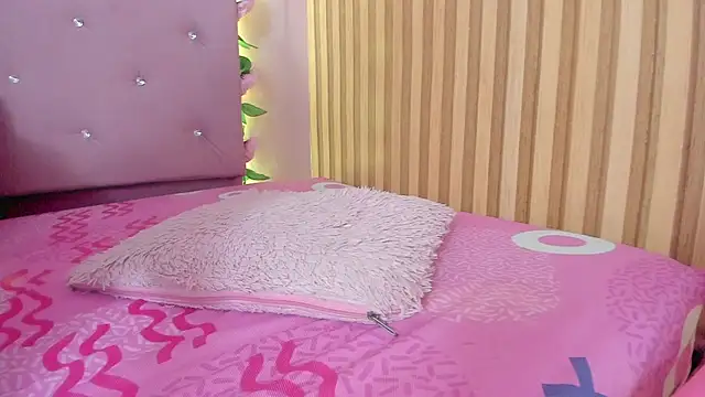lovely__kiss__ webcam