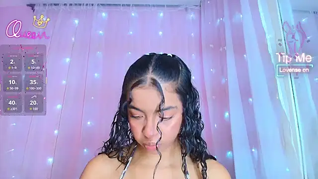 SunnyGilmoree live cam on StripChat