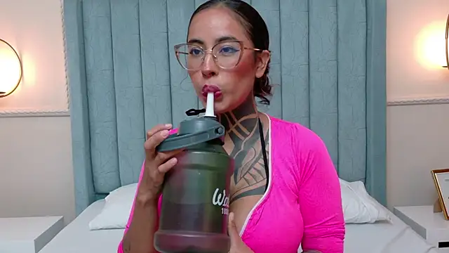 NicoleBlum webcam